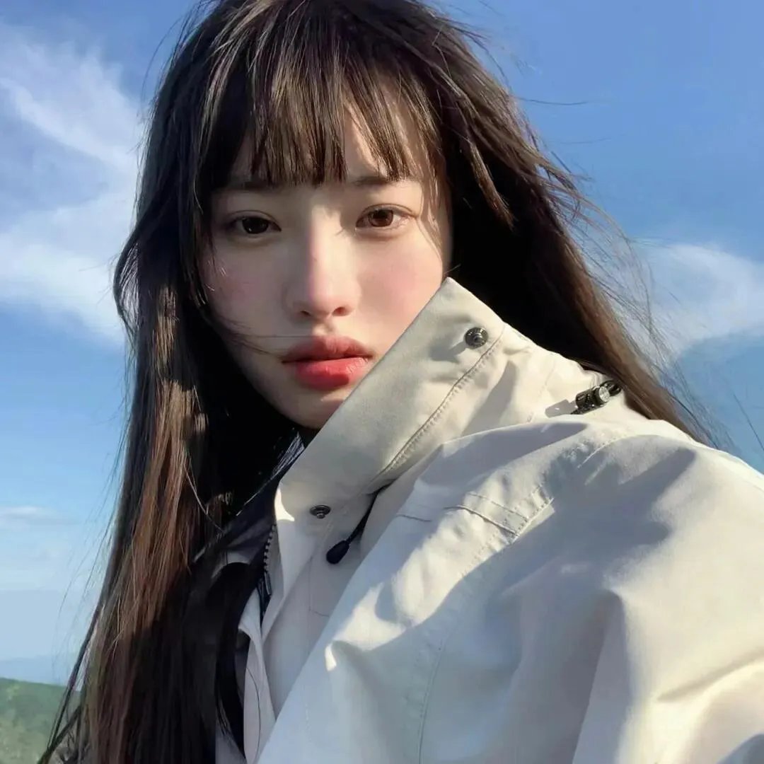 年轻女孩爱过来